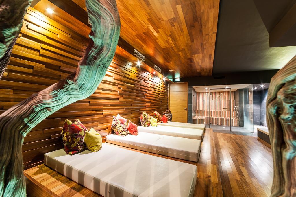 Living Max Hotel เซลล์อัมเซ ภายนอก รูปภาพ