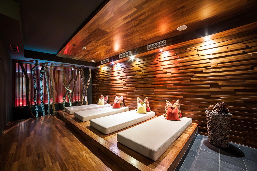 Living Max Hotel เซลล์อัมเซ ภายนอก รูปภาพ