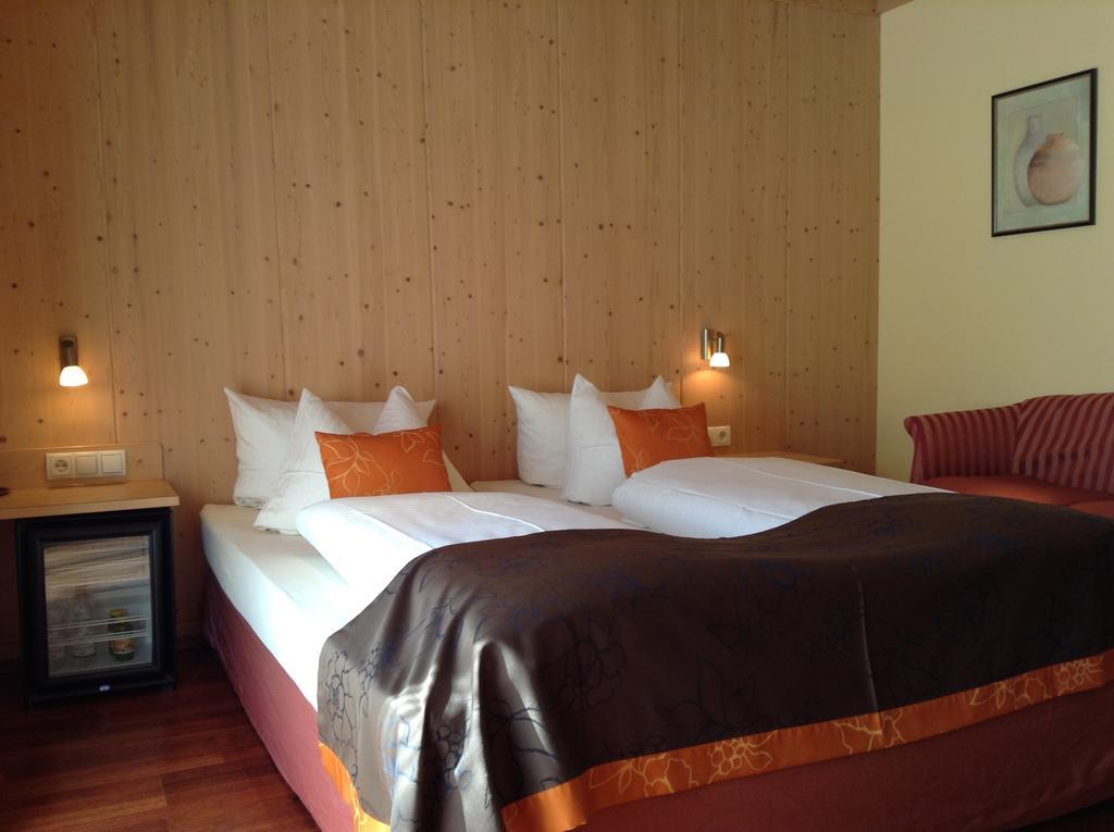 Living Max Hotel เซลล์อัมเซ ภายนอก รูปภาพ