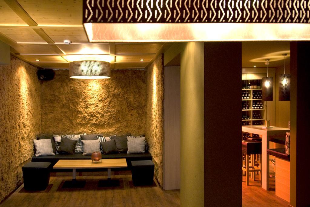 Living Max Hotel เซลล์อัมเซ ภายนอก รูปภาพ