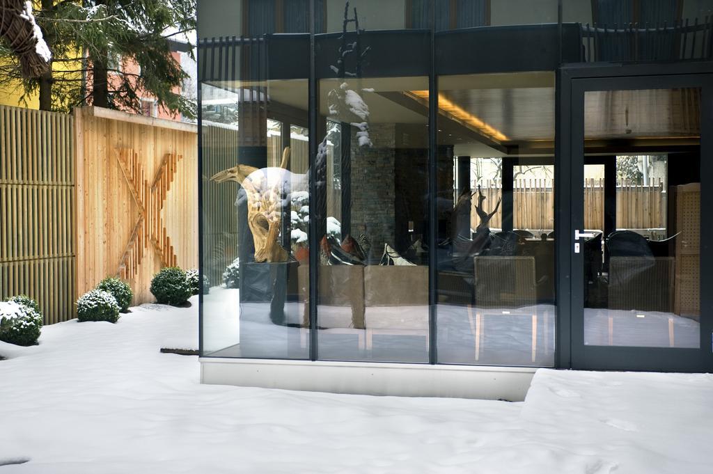 Living Max Hotel เซลล์อัมเซ ภายนอก รูปภาพ